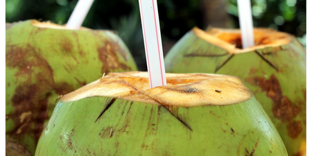 「椰子水」就是保護腎臟的神水！低熱量且零脂肪，鉀含量更勝香蕉！「5大優勢」讓您從此愛上它！