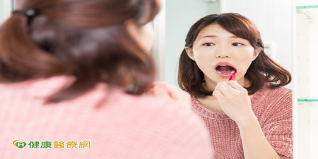 「牙刷」比馬桶髒80倍！你是刷牙還是吃細菌？正確「牙刷洗法」救口腔｜每日健康Health