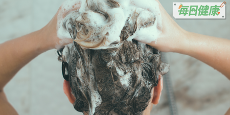 為什麼掉頭髮、頭皮乾？當心是頻繁洗頭害的！專家說：只有「三種人」適合天天洗頭｜每日健康 Health