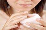 每天擦乳霜、敷面膜臉還是乾？皮膚科醫師教正確挑保濕產品｜每日健康 Health