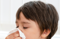 小孩染疫會有什麼症狀？醫：留意感冒、皮膚、連續不適３大症狀