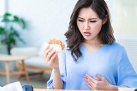 【專家問答集】胃食道逆流有哪些症狀？ 該如何治療？ 吃胃藥有用嗎？ 「2類食物」要避開