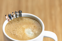 喝咖啡能預防中風、減緩脂肪肝！關於「咖啡因」你該知道的4件事