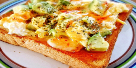 因日本模特兒Rola的Instagram而造成話題☆簡單的早餐食譜『酪梨吐司』