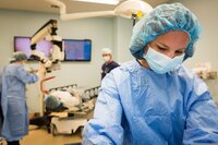 動手術時「醫生的性別」重要嗎？日本研究曝男女醫生手術死亡率並無顯著差異