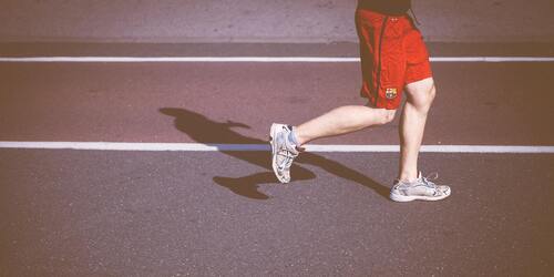 跑步竟能於防膝蓋退化！　醫揭不傷膝蓋「3關鍵」