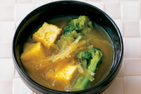 「青花椰菜」改善排便狀況！5分鐘製作「青花椰菜咖哩湯」快速又美味