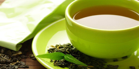 「綠茶」真的太好了！不僅預防老化，降低膽固醇，它還是「減肥的好幫手」！