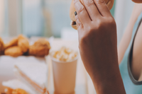 減肥卡關原因找到了！ 食物噪音讓人「整天都想著吃」，醫揭GLP-1藥物2大關鍵作用