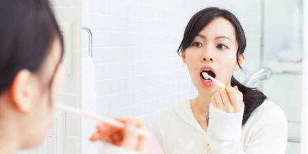 90%的人刷牙時候都少做這件事！難怪怎麼刷都還是滿口蛀牙、牙周病｜每日健康Health