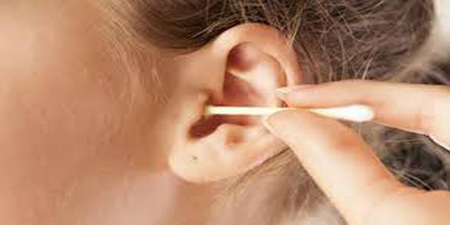 耳屎「又乾又硬」，竟是【這原因】造成的？關於清潔耳朵的錯誤迷思，你都釐清了嗎？｜每日健康Health