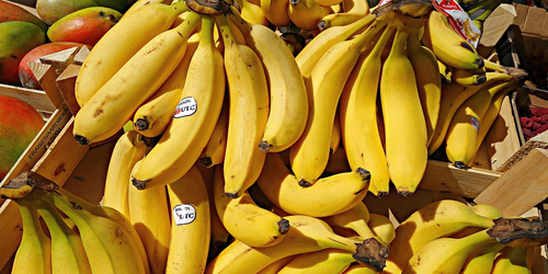 「香蕉」營養價值高，但食用過多恐導致「七種害處」！專家建議：每天吃「這個份量」最恰當！
