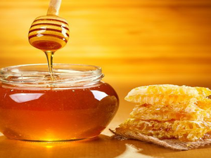 養生聖品「蜂蜜」竟然也能造假？三招教你「一秒辨真偽」｜每日健康Health