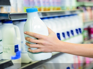 全脂vs低脂牛奶哪個瘦最快？喝對這杯怒甩肥肉、預防糖尿病｜每日健康 Health