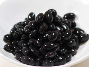 什麼！！！「黑豆」竟然不能泡熱水，這樣吃才能真正「降膽固醇」，補鈣活血都靠它| 每日健康Health