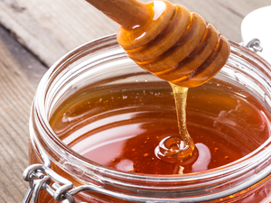 坊間流傳蜂蜜的各種神效，究竟是真是假？科學家用數字告訴你：這些人吃不得｜每日健康 Health