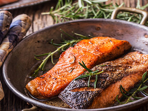 女人要吃男人更該吃　研究：吃鮭魚「防乳癌」比亞麻籽有效｜每日健康Health