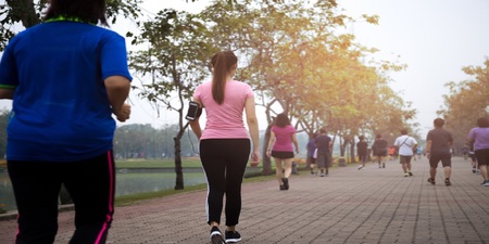 「走路」看出還能活多久？美國研究：有可能，建議每年自測一次｜每日健康 Health