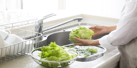 「先洗後切」還是「先切後洗」？4個錯誤做菜習慣致癌傷健康｜每日健康 Health
