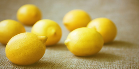 檸檬吃對減脂治便祕；吃錯腹瀉傷腸胃　瘦身關鍵千萬別喝錯