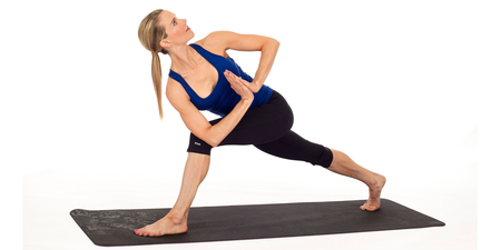 「做瑜珈」竟然能消除「腹部肥肉」？「五種瑜珈扭轉式」學起來，伸展同時還能「練腹肌」！