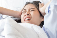 睡不好易釀中風、高血壓等慢性病　醫師教你這樣睡