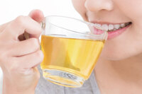 柳橙汁、綠茶能預防失智症！這樣喝失智症風險大降7成！