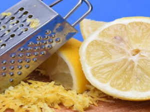 還只會榨汁嗎？「檸檬皮」9種妙用法別再錯過！防癌、去腳皮、降膽固醇，居家清潔一把罩