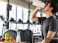運動後該吃多少蛋白質？ 生酮、減醣、高蛋白 想練大肌肉該用哪種「飲食法」？