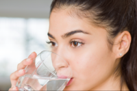 怎麼喝水比較健康？營養師４觀念：別一次喝光，有喝像沒喝！