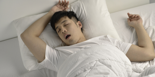 睡眠呼吸中止症竟會加速衰老？醫授1招及早治療