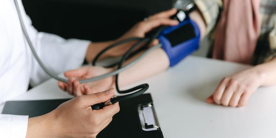高血壓患者年輕化！養成4個好習慣　有助於降血壓