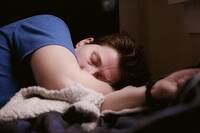 夜晚經常鼾聲大作「睡眠呼吸中止症」機率高！　恐引發中風、心肌梗塞