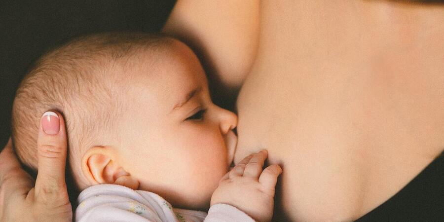 餵母乳好想哭　醫師解惑：哺乳媽媽如何面對哺乳嫌惡感？