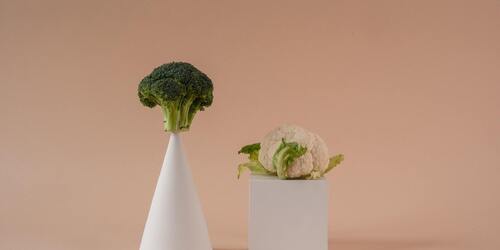 「綠色青花菜 VS 白色花椰菜」誰強？　醫透露：每週必吃綠色青花菜