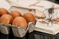 吃雞蛋別挖掉蛋黃！富含「卵磷脂」改善血脂、心血管功能、護肝