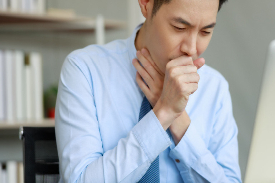 咳嗽有痰又發燒當心「肺結核」！傳染途徑、症狀、高風險群一次看