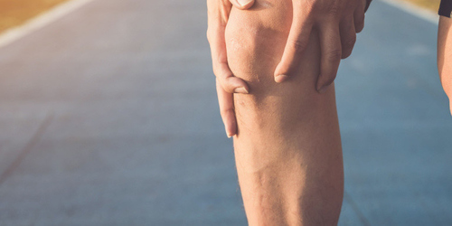 跑步後膝蓋卡卡是「髕骨外翻」？醫揭風險因子與症狀：肌力訓練是關鍵