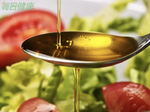 橄欖油原來是記憶的守護神！　哈佛研究指出：「每天一匙」失智症風險劇降3成
