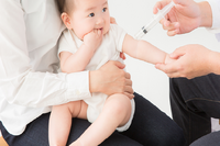 症狀酷似感冒！嬰幼兒染RSV恐致重症「細支氣管炎、氣喘」風險增加，醫籲：預防接種很重要