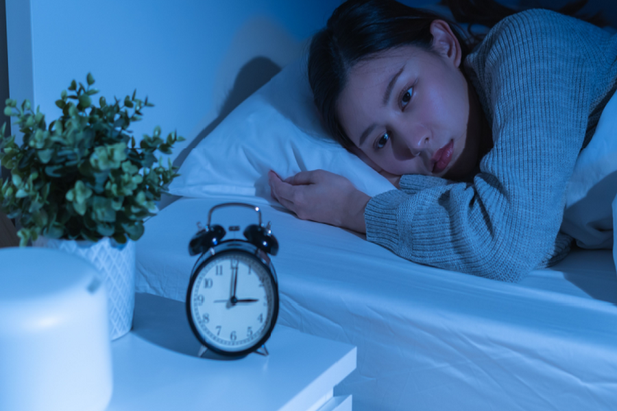 AI時代焦慮失眠潮來襲！ Z世代靠「晚安膠囊」重拾安穩好眠