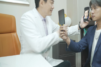 《棒棒堂》前成員「瘦老臉」嚇壞粉絲！甩肉太快讓「雙下巴」更明顯？ 醫籲：快用2招找回膠原蛋白