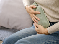 青少年嚴重經痛恐是「子宮內膜異位症」警訊！ 醫揭對生育影響：恐使流產、早產風險提高