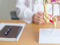 大腸癌初期無明顯症狀！ 醫：四分之一患者「確診即晚期」，及早治療有望手術切除