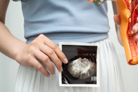 網傳做試管嬰兒「罹癌風險增加」？ 醫打臉：與療程本身無關，應回頭審視「不孕根本原因」