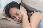 經常翻來覆去睡不著 ?當心這「8大壞習慣」竟是造成你每晚失眠的元凶｜每日健康Health