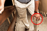 「爬樓梯」究竟傷膝蓋還是護膝蓋？醫生警告：這個姿勢讓你「關節軟骨」壞光光｜每日健康 Health