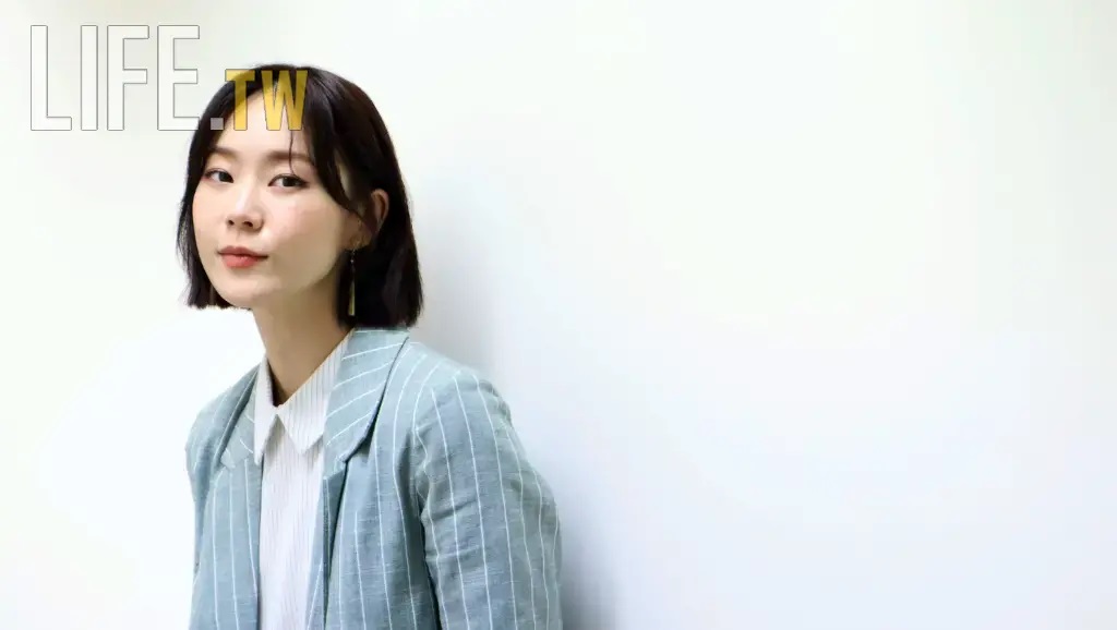 鍾瑶在《和平歸來》中飾演非常盡責,為病患爭取權益醫生。/記者 郭懿慧 攝影